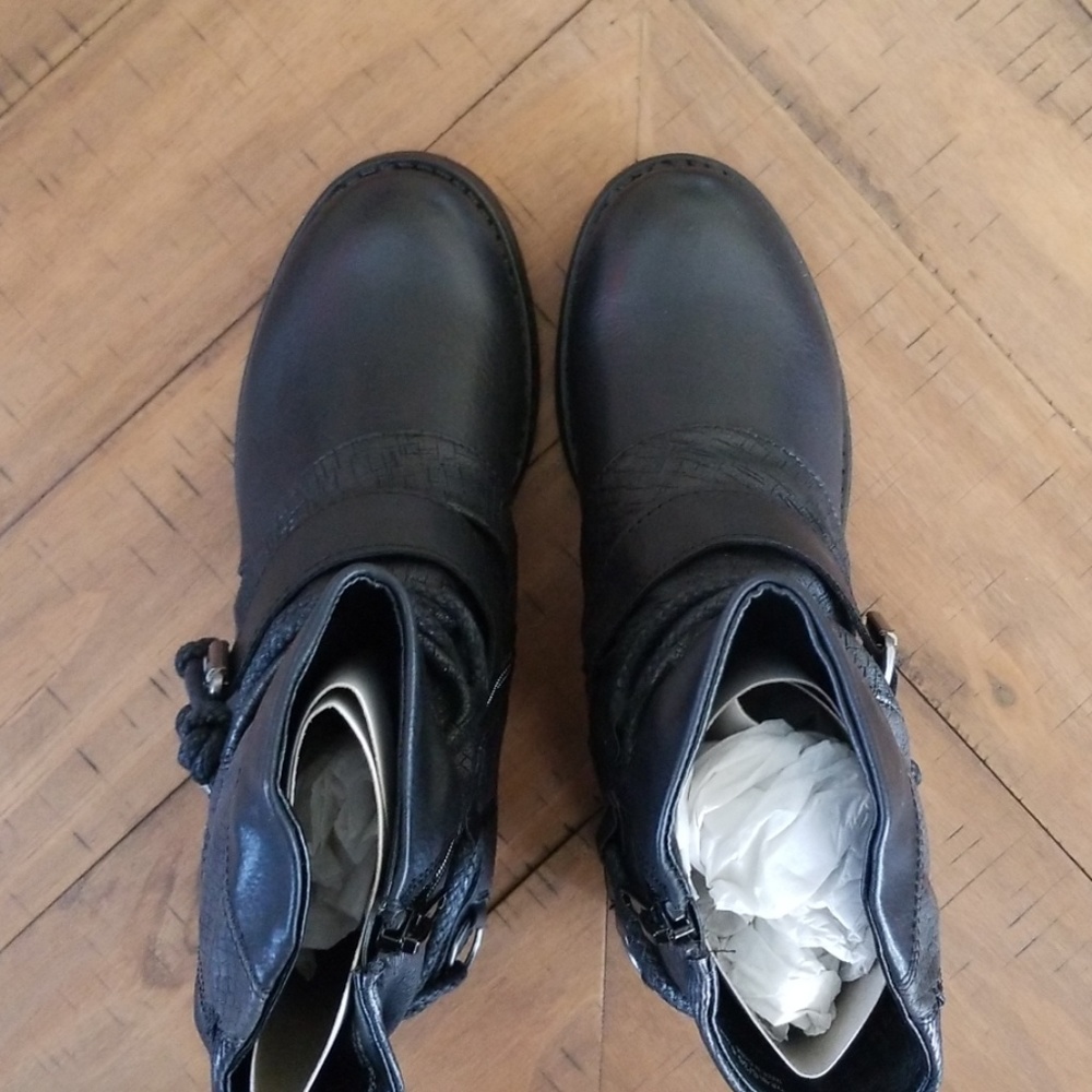 Dirty Laundry Boots - Picture 6 of 7